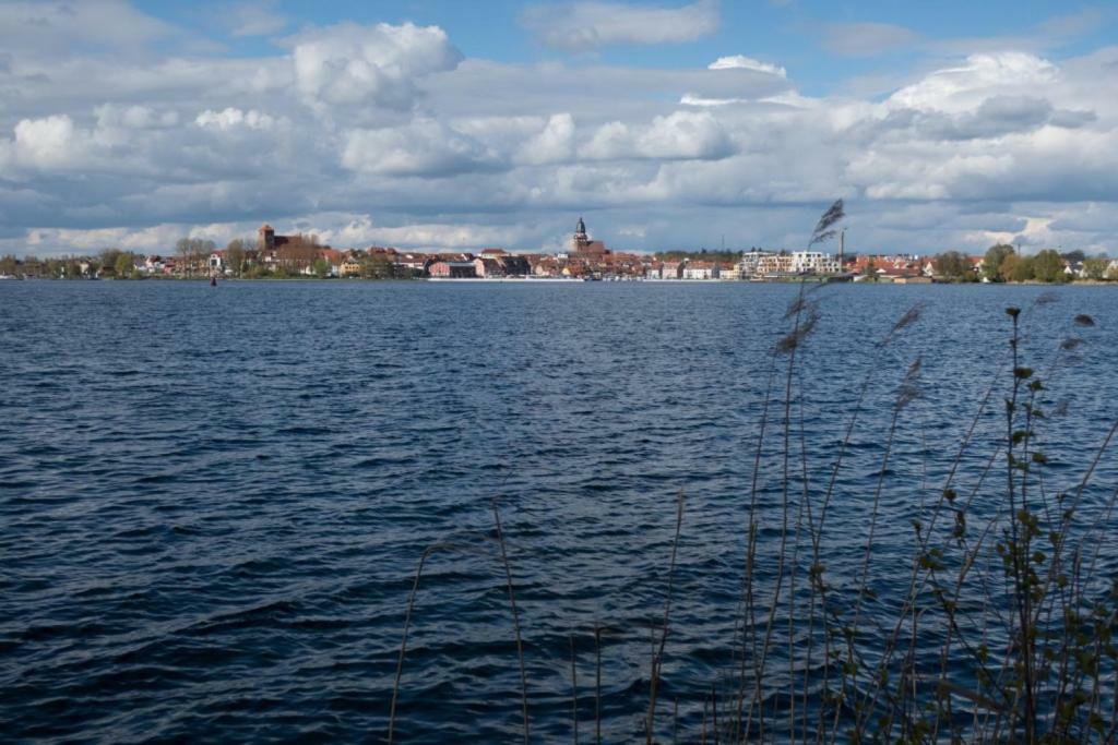 Fewos Am Kleinen Meer วาเริน ภายนอก รูปภาพ